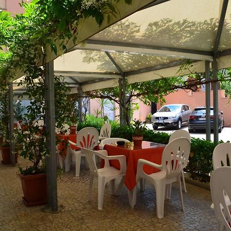 Hotel I Due Gabbiani Citr 9006 Marina dʼMarina dʼAndora Bagian luar foto