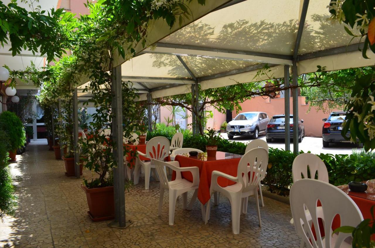 Hotel I Due Gabbiani Citr 9006 Marina dʼMarina dʼAndora Bagian luar foto