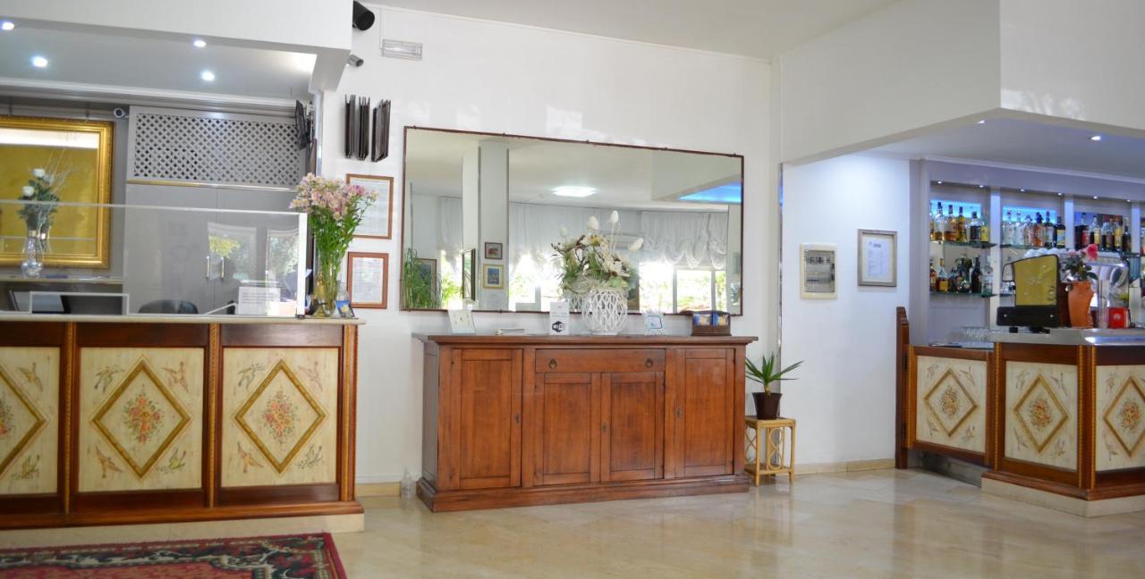 Hotel I Due Gabbiani Citr 9006 Marina dʼMarina dʼAndora Bagian luar foto