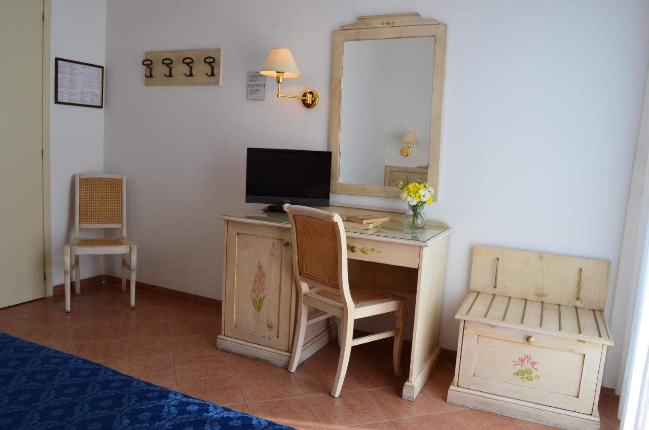 Hotel I Due Gabbiani Citr 9006 Marina dʼMarina dʼAndora Bagian luar foto