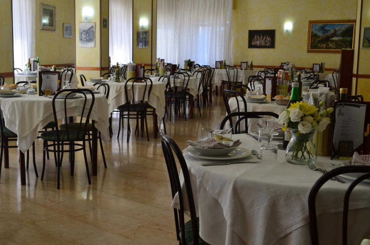 Hotel I Due Gabbiani Citr 9006 Marina dʼMarina dʼAndora Bagian luar foto
