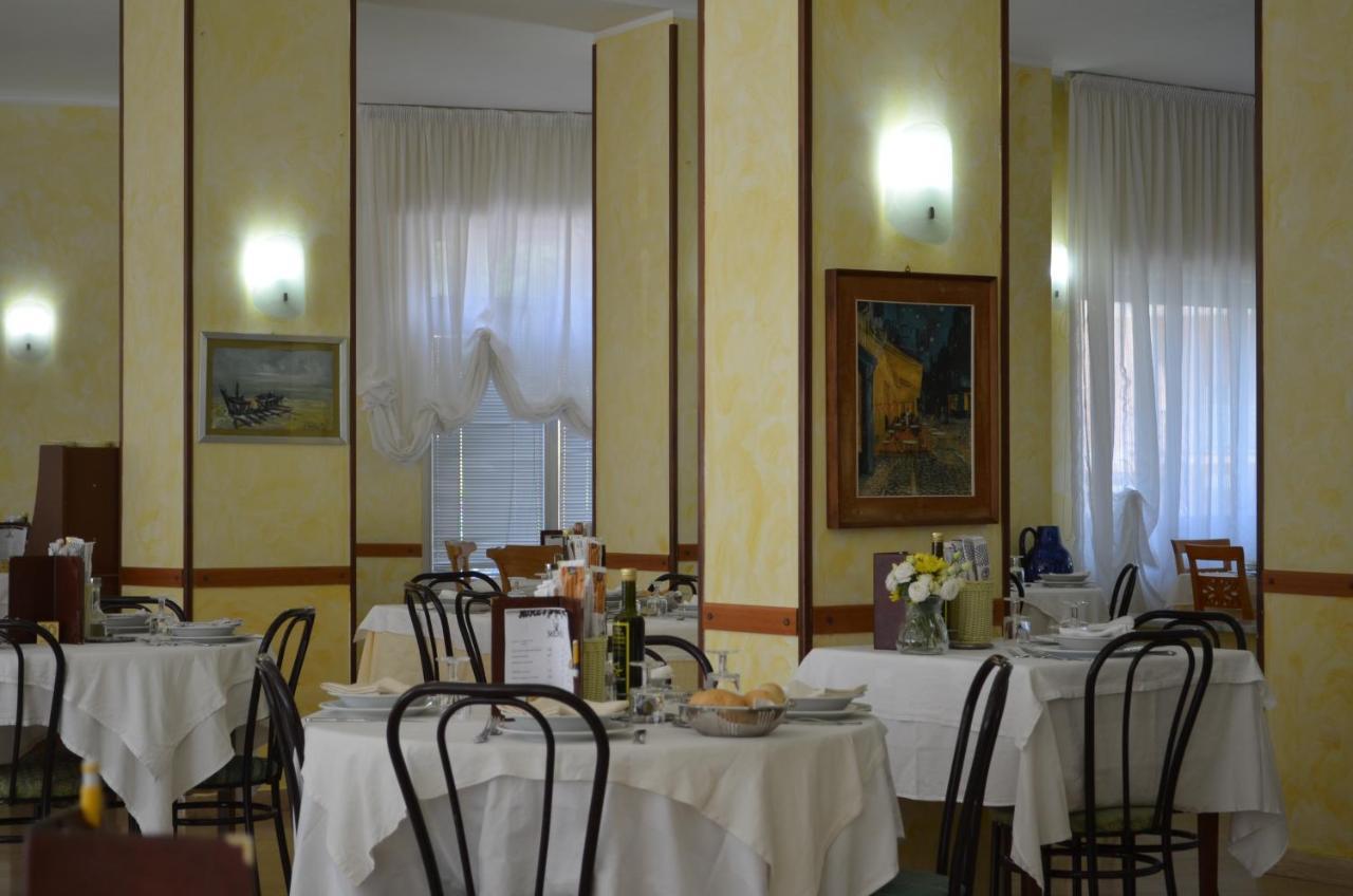 Hotel I Due Gabbiani Citr 9006 Marina dʼMarina dʼAndora Bagian luar foto