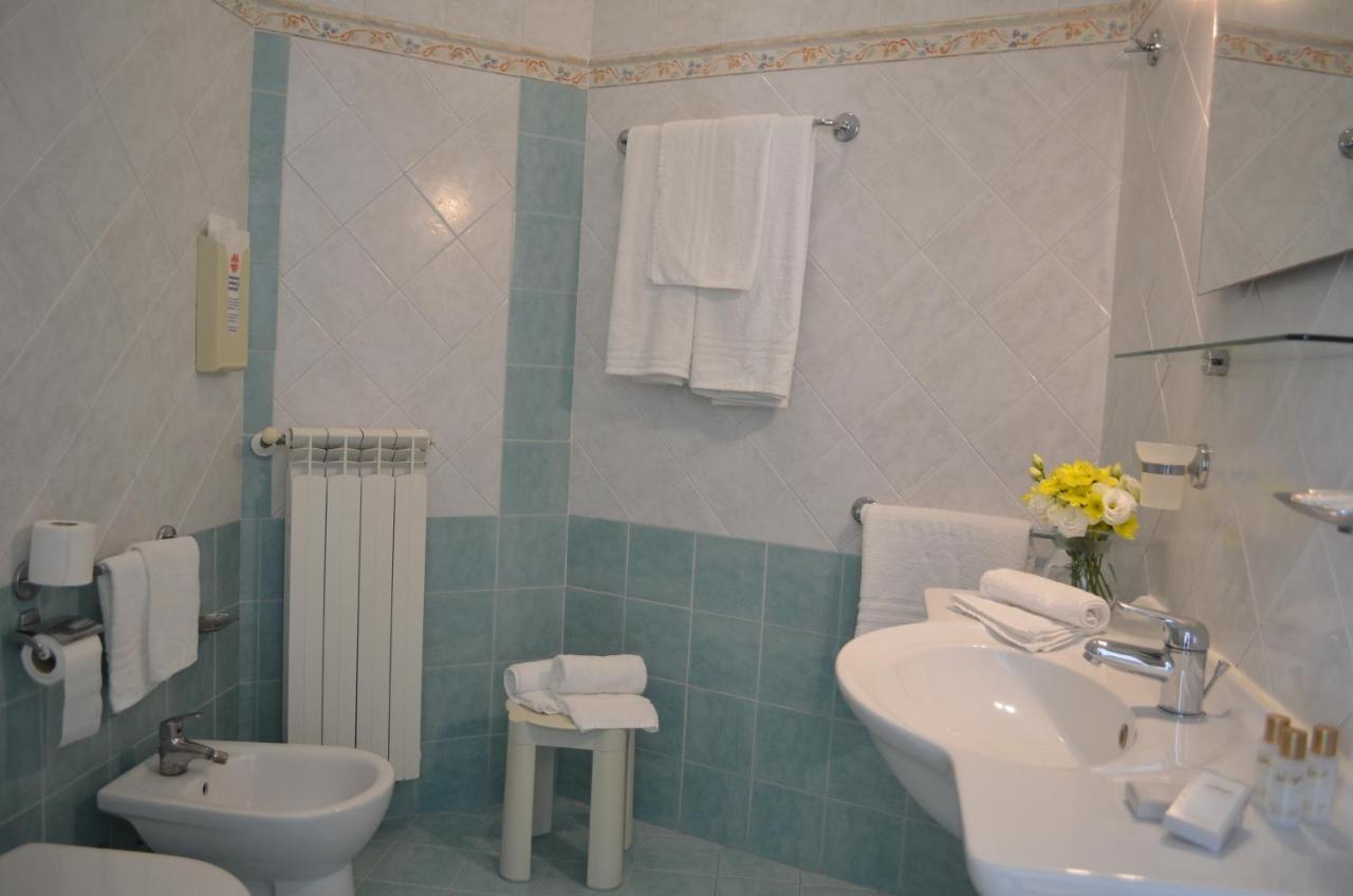 Hotel I Due Gabbiani Citr 9006 Marina dʼMarina dʼAndora Bagian luar foto