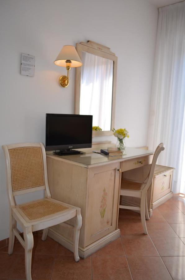 Hotel I Due Gabbiani Citr 9006 Marina dʼMarina dʼAndora Bagian luar foto